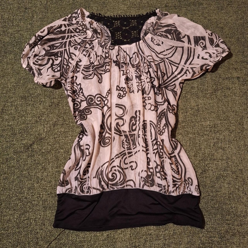 Y2k Black And White Puff Sleeve Top With Lace Back